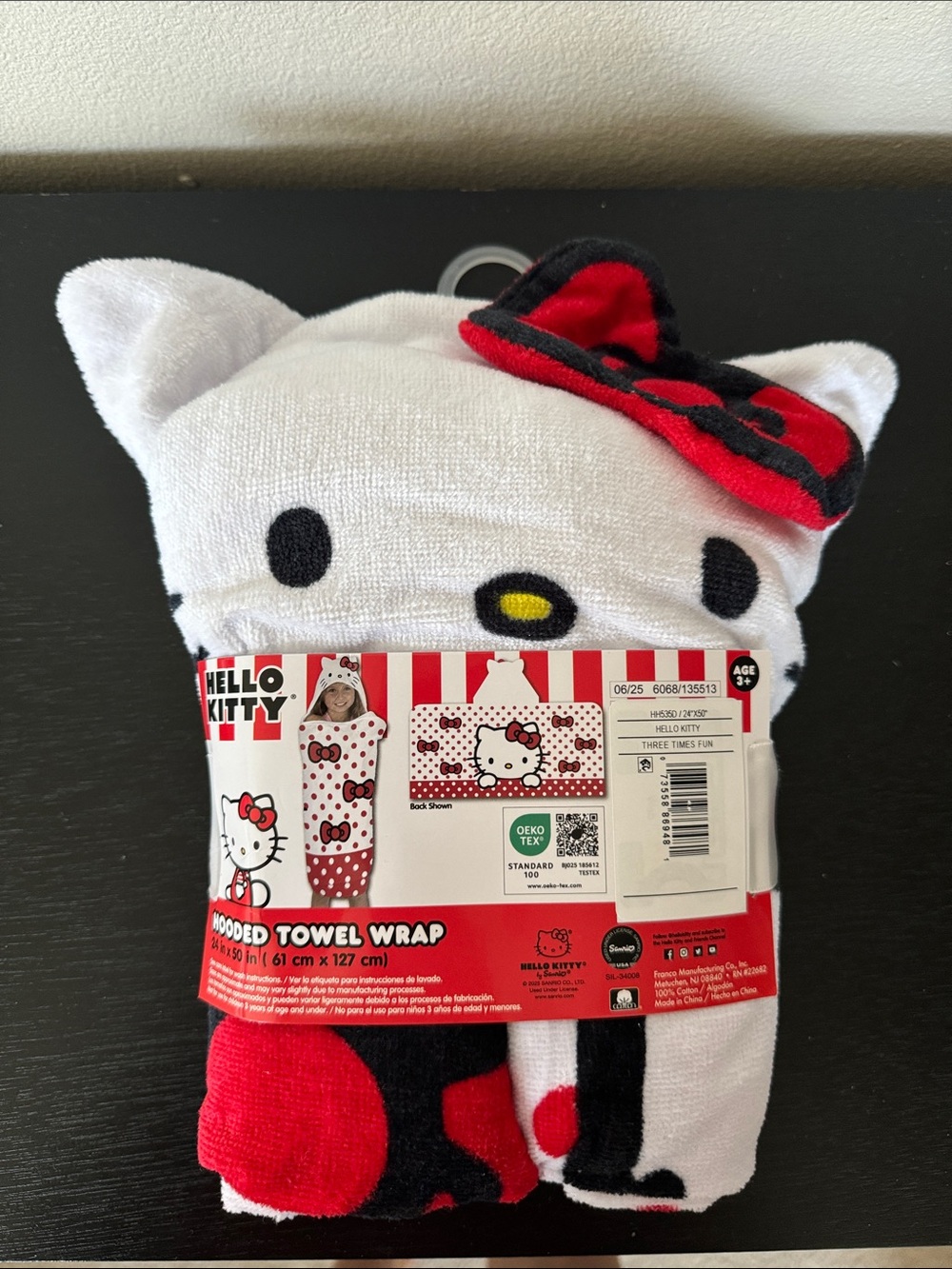 Hello Kitty White, Red & Black Hooded Towel Wrap